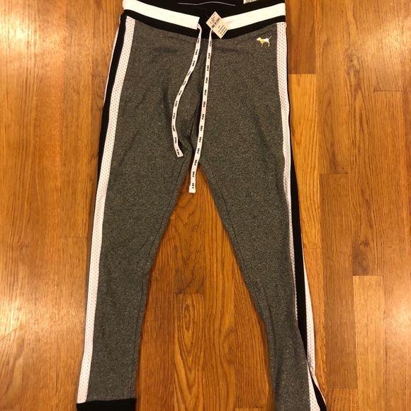 PINK Victoria's Secret Pants - NWT Pink campus leggings